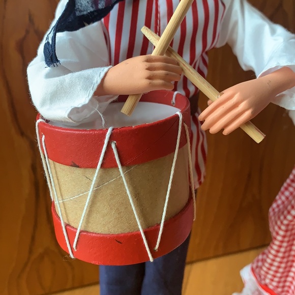 Bicentennial Figurines Dolls - Picture 10 of 13